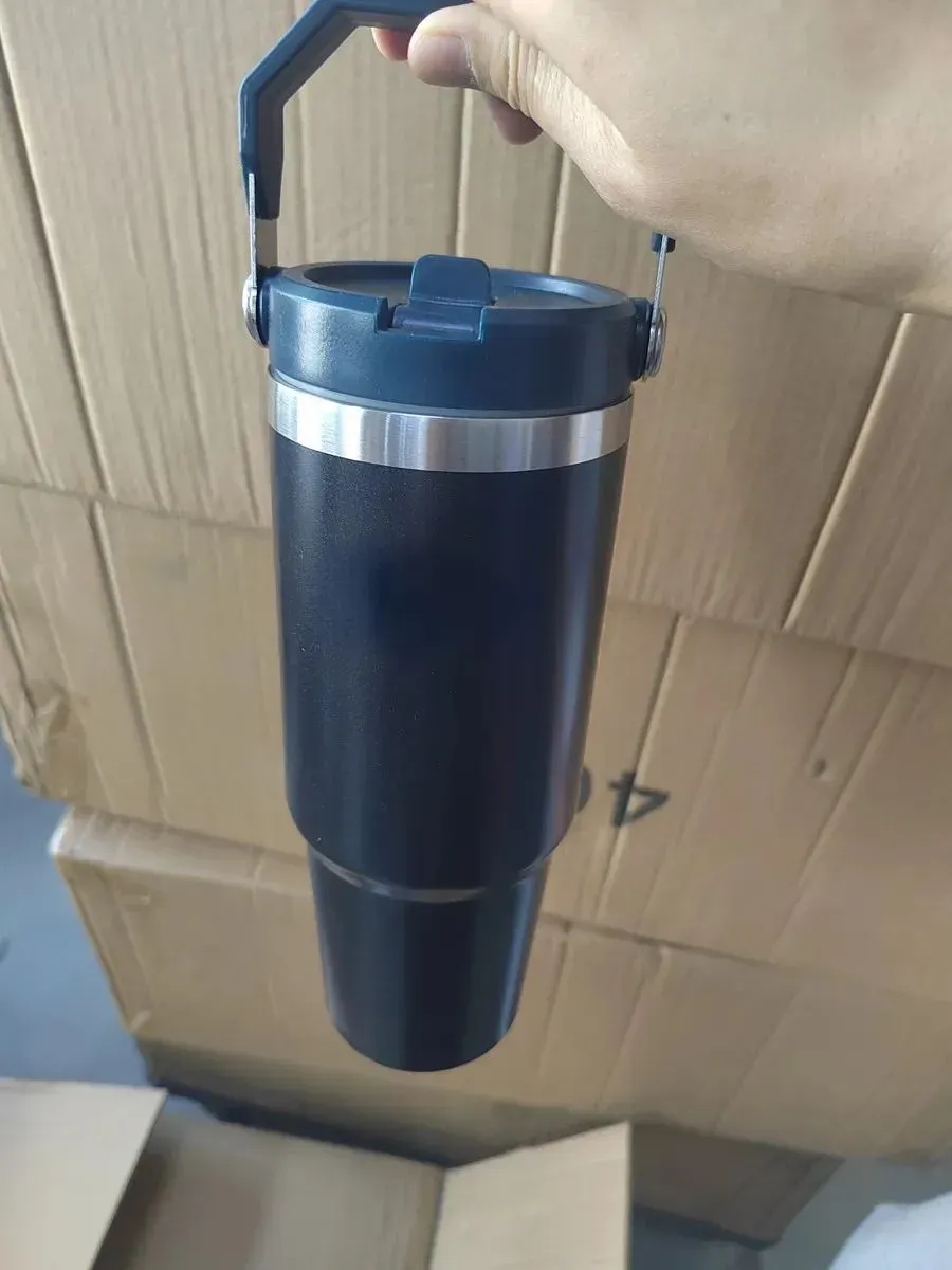 Water Bottles has 30oz Cups Heat Preservation Stainless Steel Outdoor Large Capacity Tumblers Reusable Leakproof Flip Cups