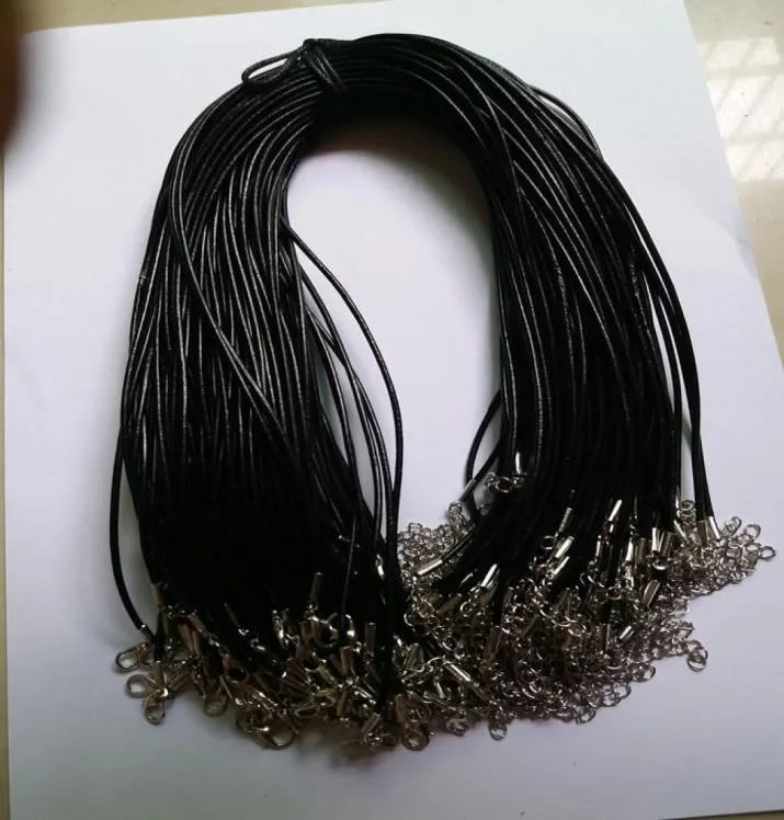 100 stycken 20 mm svart äkta läderhalsband med hummerlåssträng för smycken halsbandsarmband som gör leveranser 43cm7701325