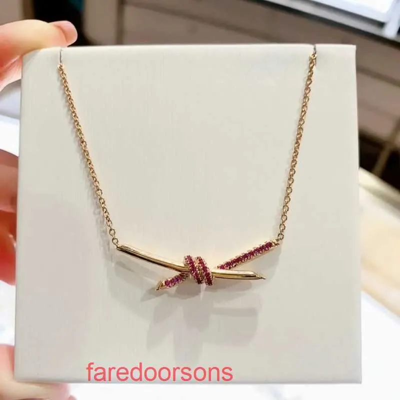 Hanger ketting stropdas thuis kraag ketting ontwerper sieraden Tifannissm High Edition V Gold T Family Pink Diamond Twisted voor vrouwen 18k licht