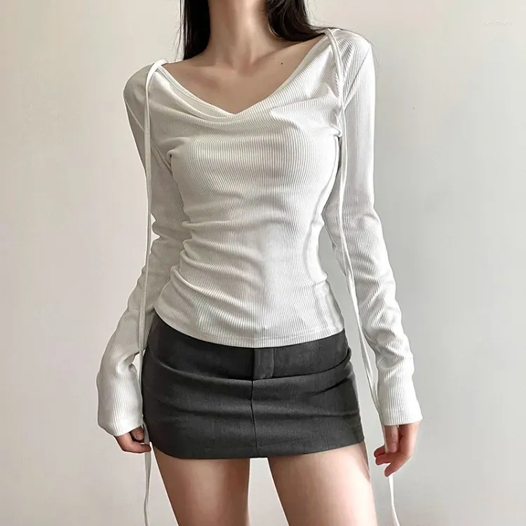 Kadın Tişörtleri Vintage Beyaz Sallanan Yaka Dantel Yukarı T-Shirts Sonbahar İnce Fit All-Match Üstleri Kadınlar Y2 Grunge Uzun Kollu Alt Tees
