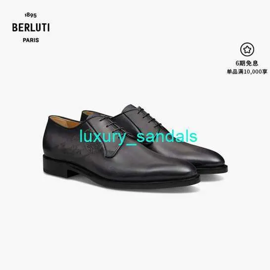 BERLUTI Chaussures habillées pour hommes Chaussures richelieu en cuir Berluti Chaussures pour hommes Equilibre Classic Scritto Pattern Leather Derby Shoes Noir Gris 050 HBWT