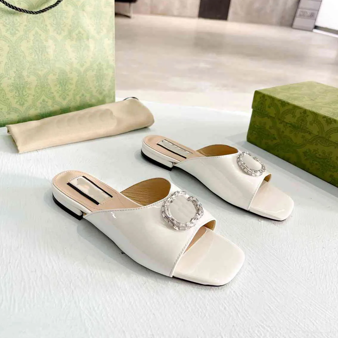 Sandali lusso shop