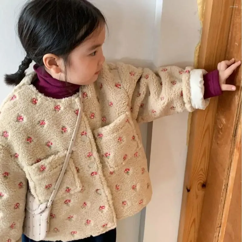 Vestes Style coréen hiver filles broderie florale laine d'agneau enfants mode manteaux matelassés chauds