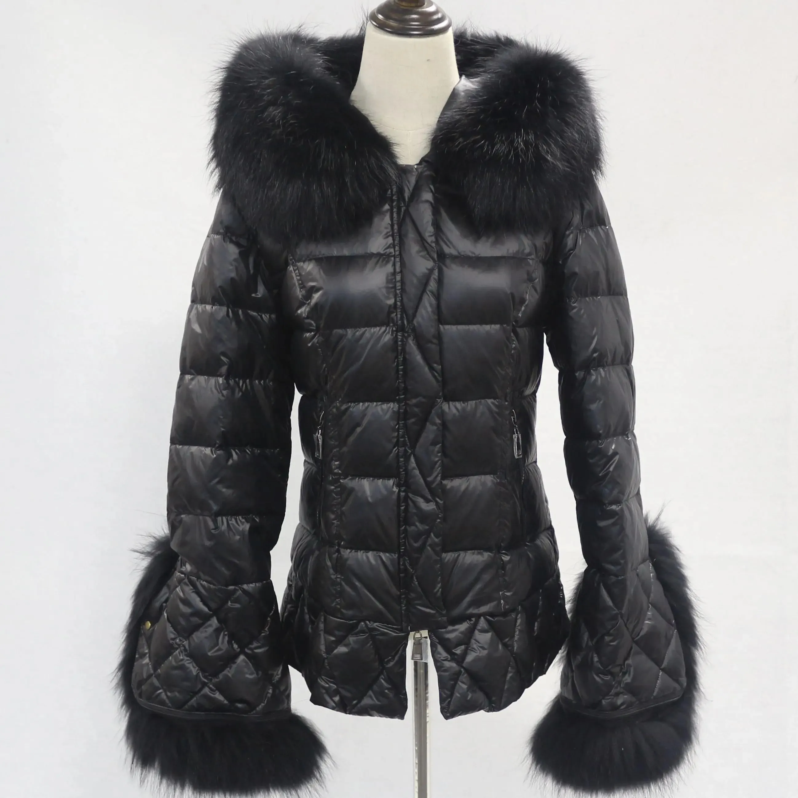 ジャケットの女性冬のジャケットダウンコート本物のキツネの毛皮襟下のパーカーアウターウェア厚い暖かい冬の服2019ファッションダックダウンジャケット