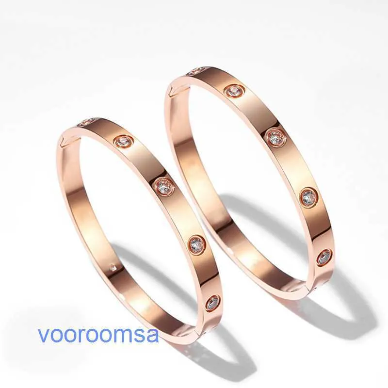 Car tires's Bracelet Womens Fashion Titanium Steel Fashionable and Versatile Instagram Style Inlaid Diamond Unique High end Stainless for With Original Box