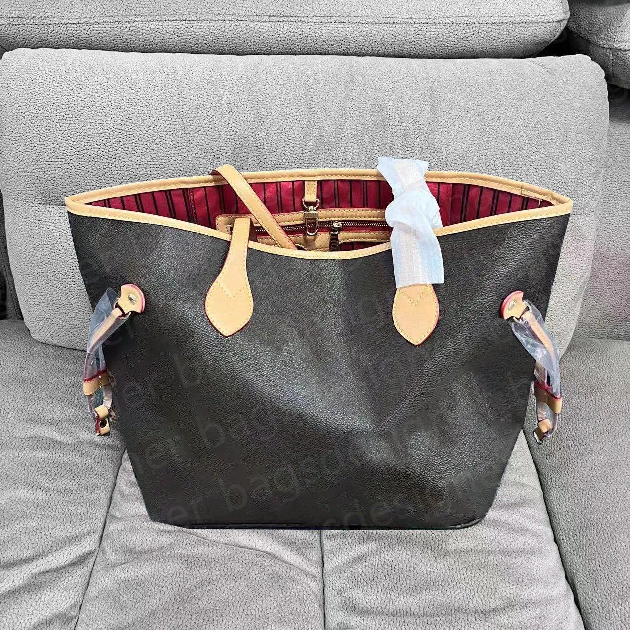 Crossbody Women väskor Designer Bag Purses Handväskor axelplånbok Luxury Woman Handväska Designers Luxurys dyra små sadel Dhgate shoppingväskor