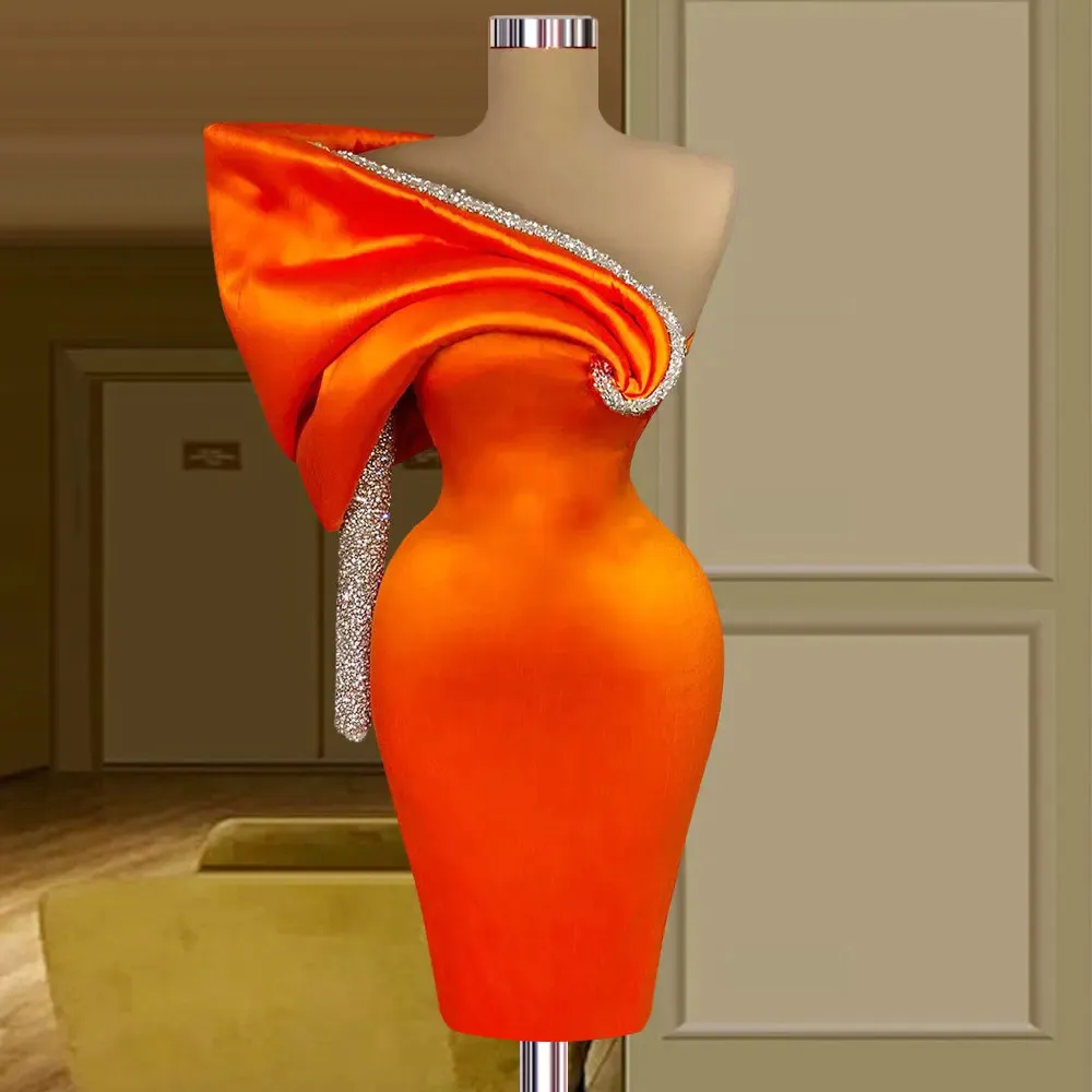 Eén schouder oranje korte zeemeermin prom -jurken 2024 Mini Sparkly Beads Vestidos de cocktail satijnen feestjurken