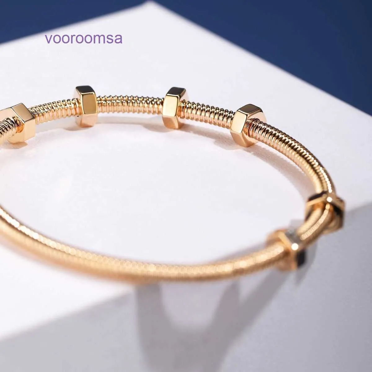 Bracciale di design classico di nuova marca per pneumatici per auto, modello a vite, personalizzato con placcatura spessa in oro scorrevole di precisione artigianale, con scatola originale