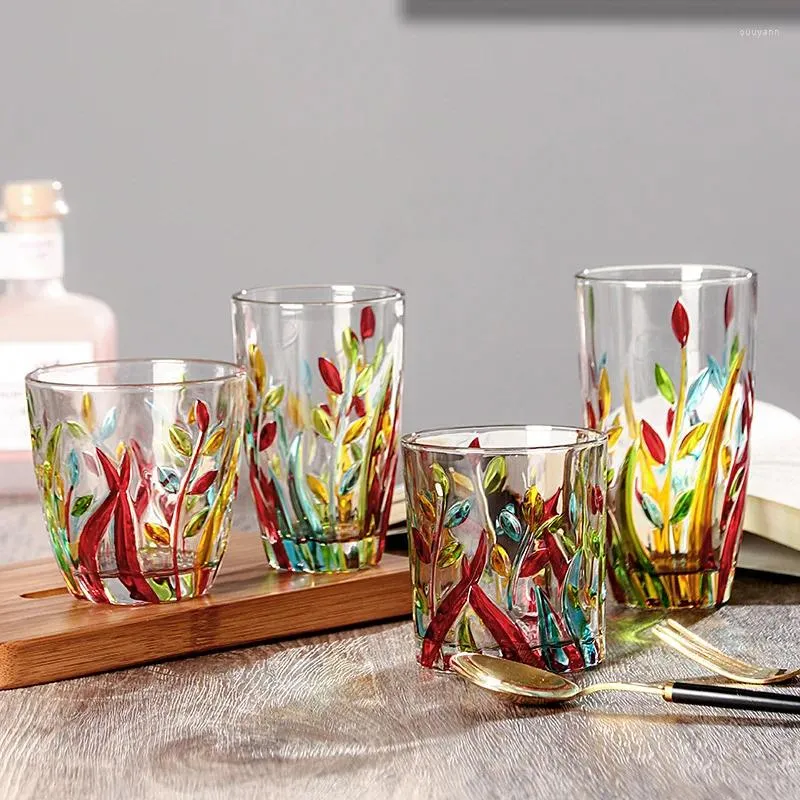 Şarap bardakları, serinletici içecekler için mükemmel modern ve renkli tasarımlı benzersiz el boyalı cam fincan