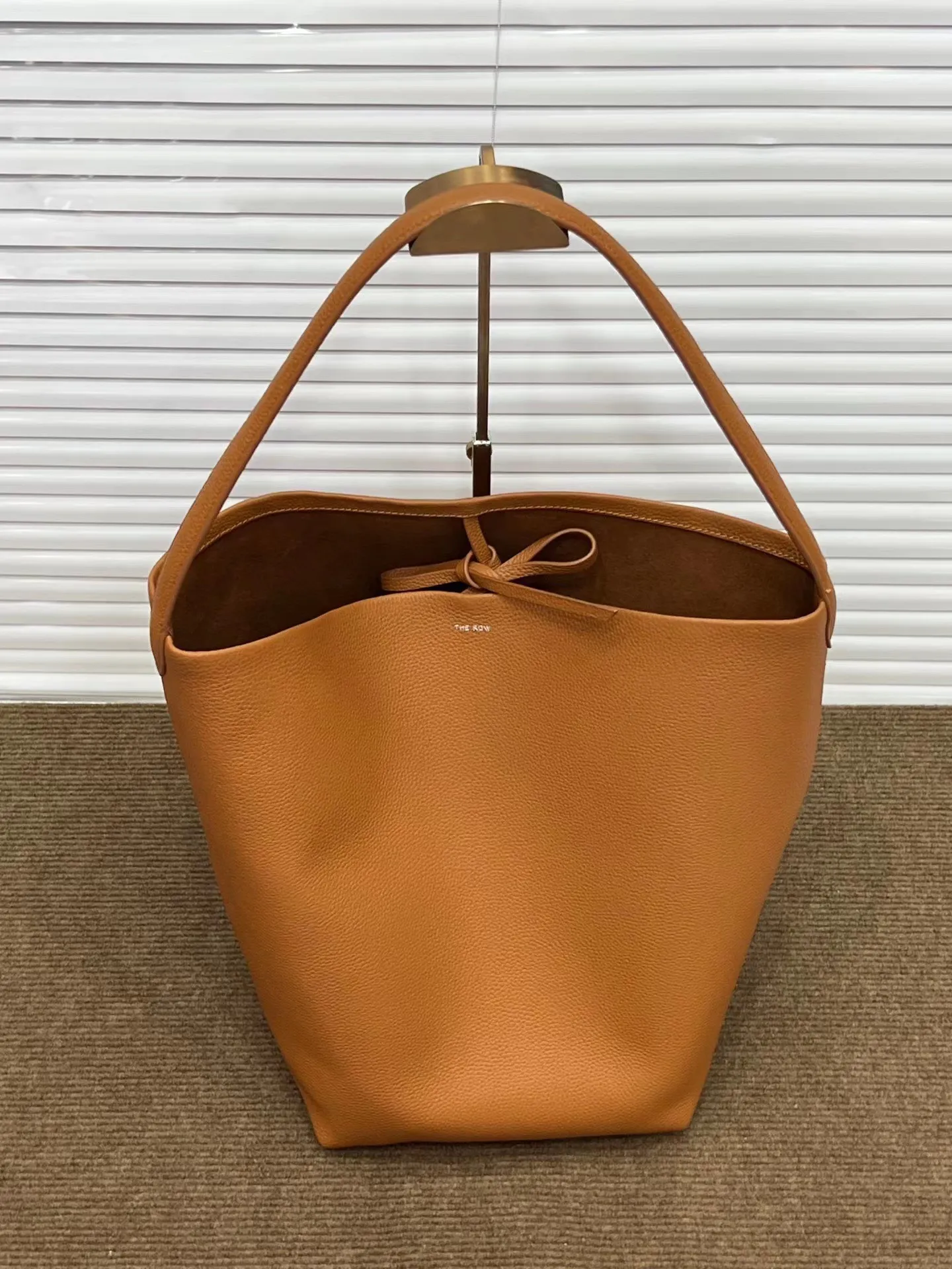 10a Bag Designer Tote Bag Bags Designers Bucket Moda Couro macio marrom preto Capacidade de várias cores Luxurys bolsas de mulher bolsas de mulher