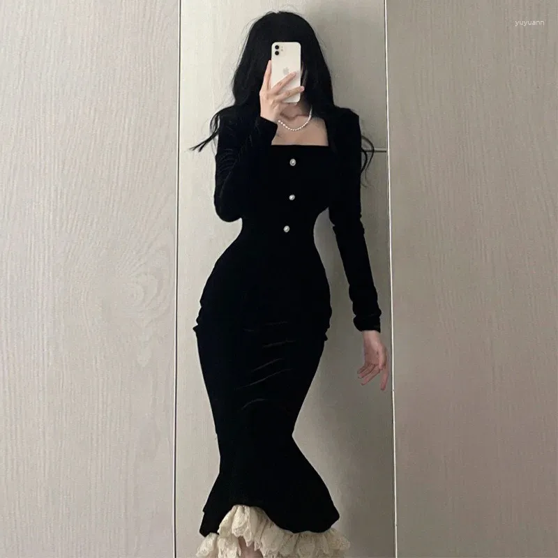 Casual Dresses French Black Lace Square Neck Wrap Hip Fishtail Dress 2024 Spring Korean Women Vintage Slim Evening Party Velvet Long