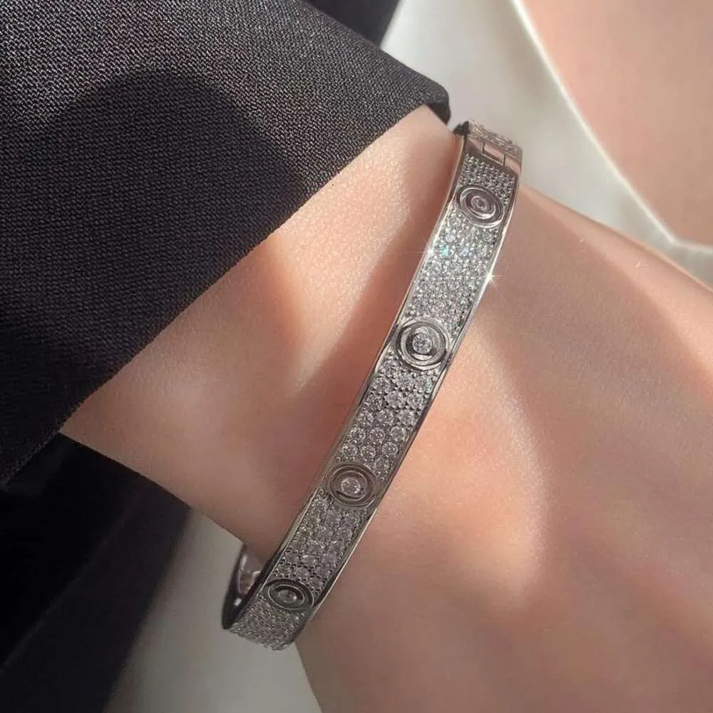 كلاسيكي مصمم المجوهرات أزياء S925 Sterling Silver Italian Hight Women Bracelet INS Light Luxury Gift