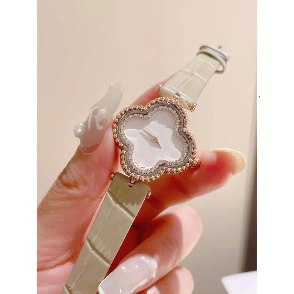 Montre-Bracelet Femme Mode Van Montre De Luxe Alhambra Cleefly Nouvelle Niche Trèfle À Quatre Feuilles Lumière Bracelet Décontracté Tempérament Incrusté De Strass Femmes Quar L0J5 DF5