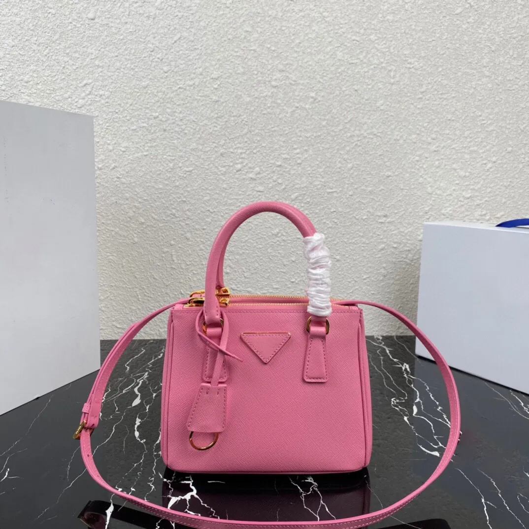 Famous designer's fashionable solid color crossbody bag, women's temperament, mini shell bag, socialite style, shopping and dating trend, handbag, business style