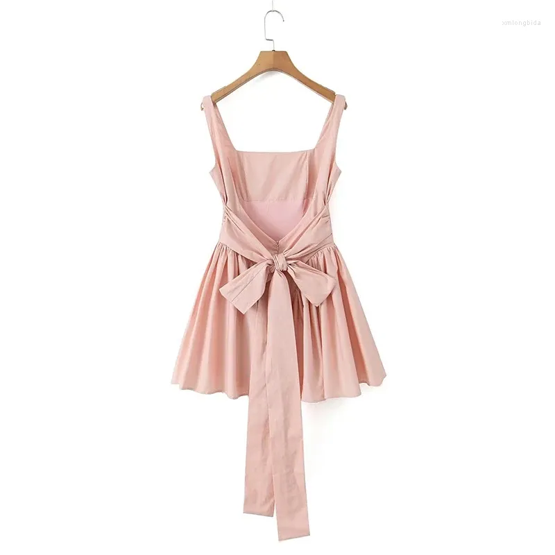 Abiti casual 2024 Donne Dolce Cravatta Fiocco Telai Abito sexy senza schienale Vita impiombata Pieghettato Swing Party Mini Robe