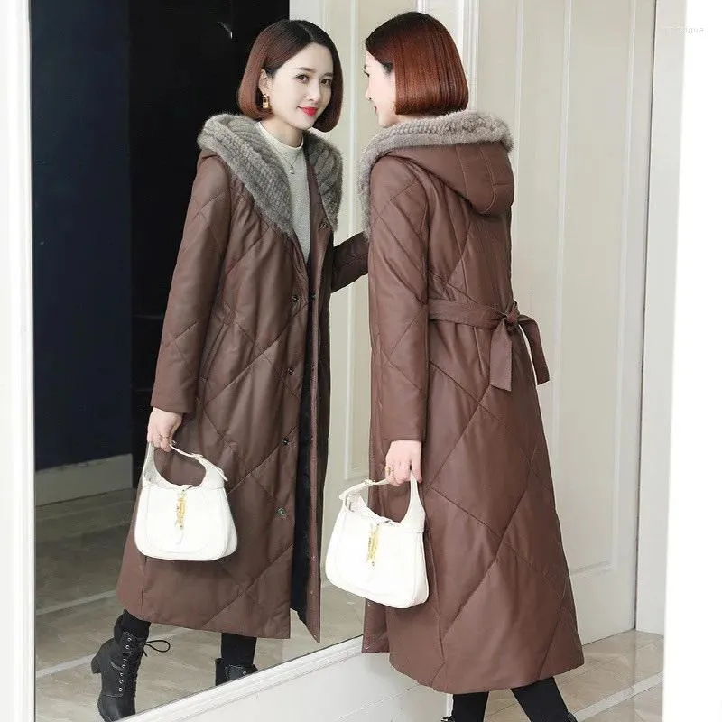 Pelle da donna 2024 Promozione Genuino Piumino Medio Lungo Inverno Visone Colletto in pelo Cappotto di pelle di pecora con cappuccio Slim C