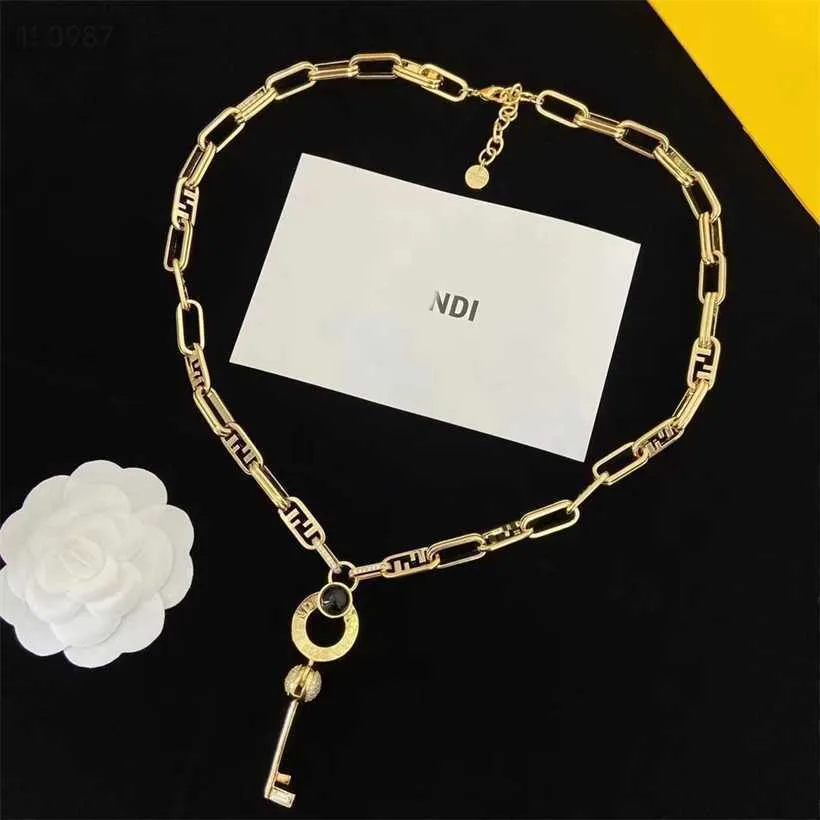 38% de réduction Fenjia F lettre accessoire clé pendentif eau diamant collier mode tendance en laiton pull chaîne