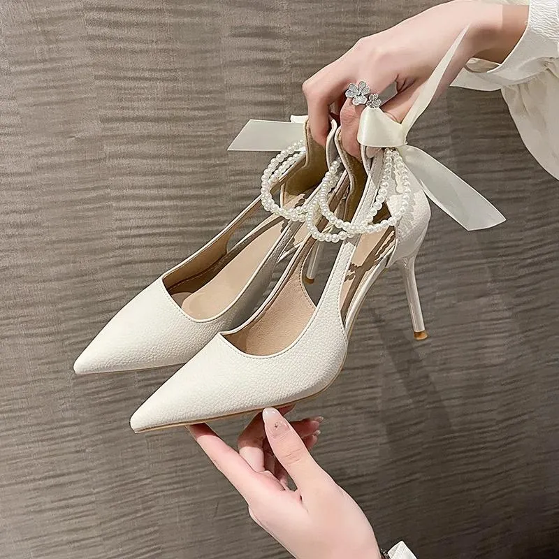 Robe chaussures Stiletto blanc fête mariage femmes sexy bout pointu chaîne perle femme bureau dame élégant ruban tenis feminino 2024