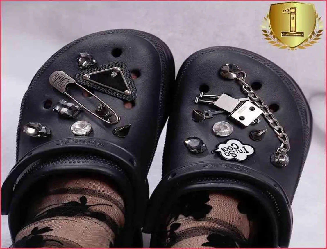 Cool Robot Pin Charms Designer Rhinestone Gem Shoe Decoration Charm for JIBS s Children Kids Women Girls Gift7107985