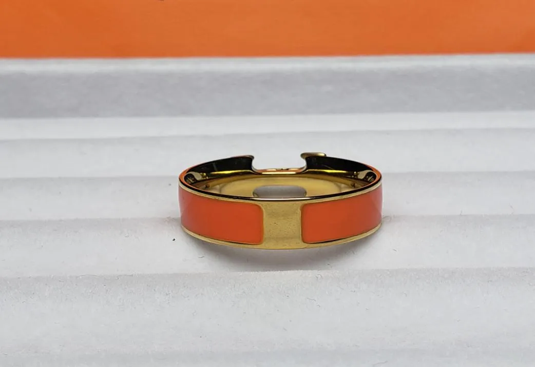 Yeni yüksek kaliteli tasarımcı tasarım titanyum yüzüğü klasik takı erkek ve kadın çift yüzük modern stil bant genişliği 8mm2146181