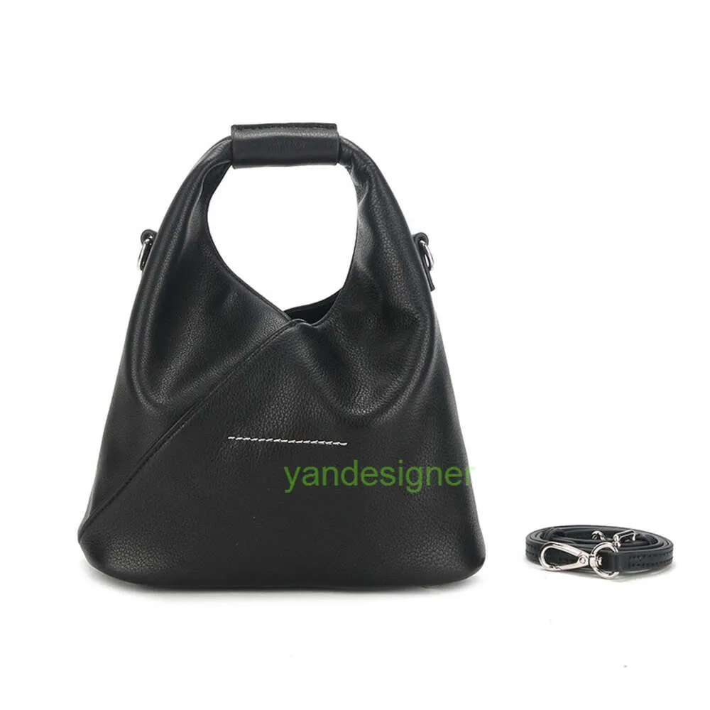 Designer Bag Correcte versie van MM6 ontworpen voor damesniche met minimalistische rijsttas Back Draagtas Driehoek Bag Mini Classic