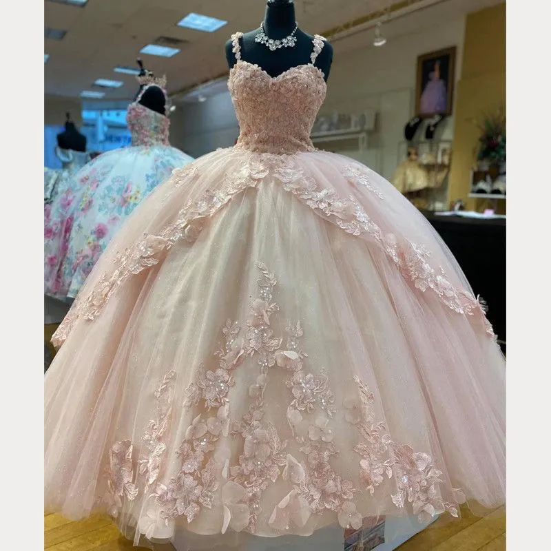 2024 Vintage Pink Quinceanera Dresses Spaghetti Straps Lace Appliques Crystal Beads 3D Flowers Ball Gown Guest Dress Sweep Train Evening Prom Gowns