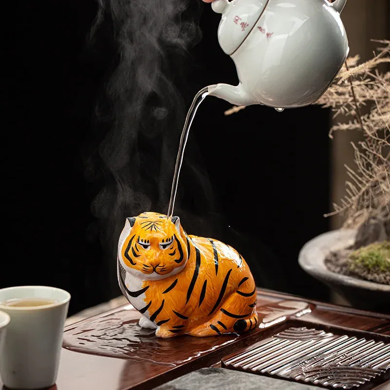 Te Pet Color Changing Tiger Ornament Chinese Tea Ceremony Accessories Tearoom Desktop Decoration Ceramic Statue Zen 240103
