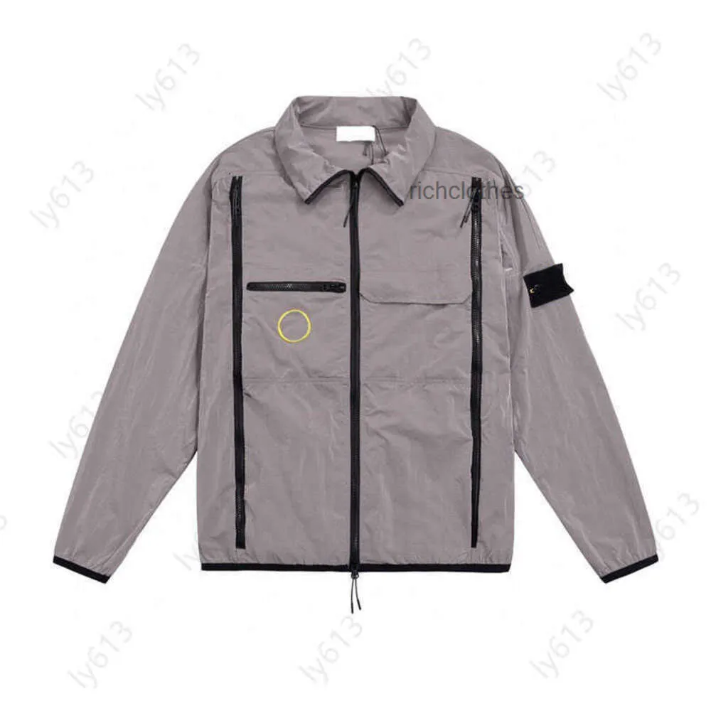 Vestes pour hommes Tissu de veste de créateur avec protection imperméable, coupe-vent et UV Nylon métallique Multi-zipper Sunwear Manteau de veste pour hommes steano