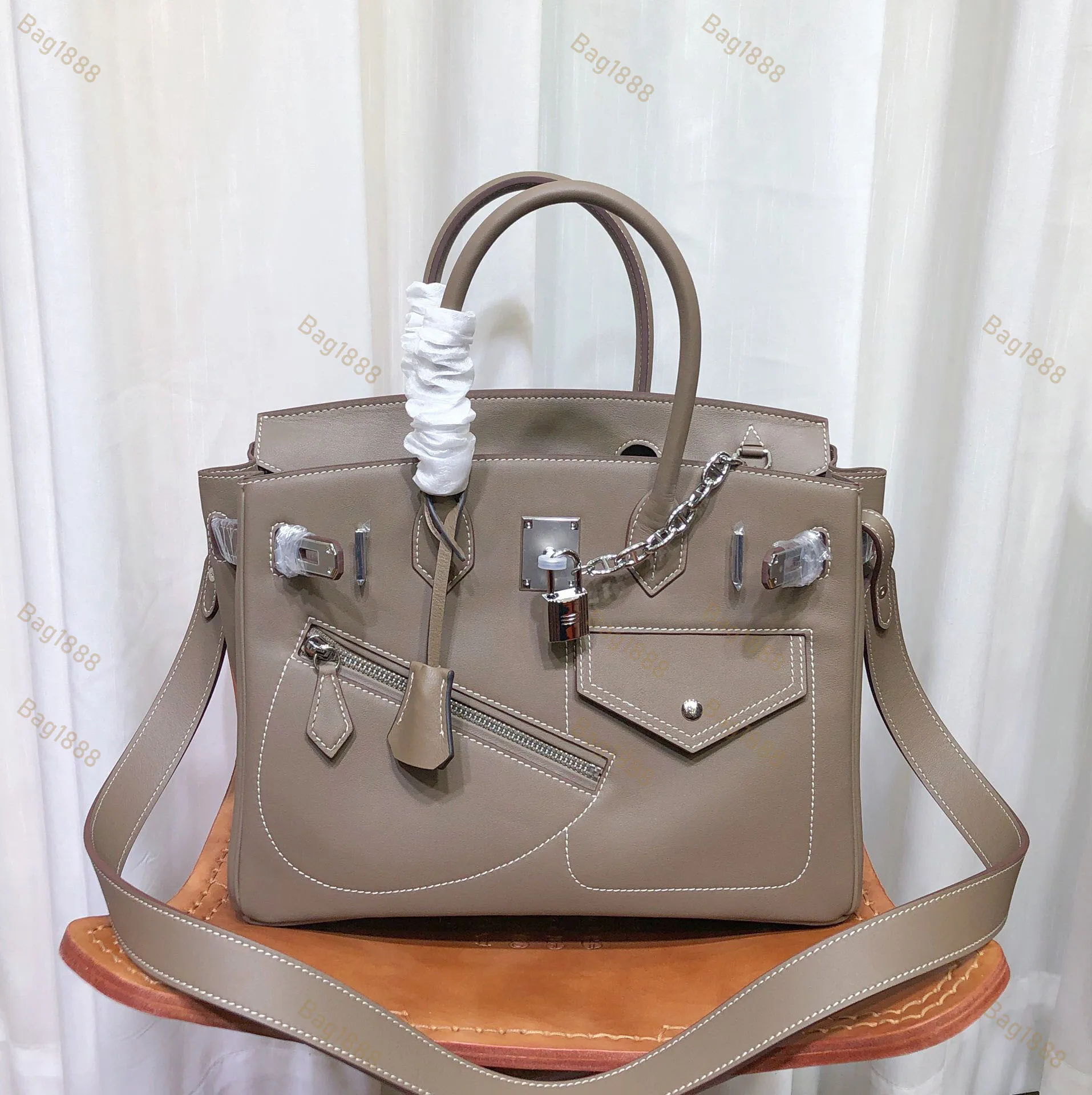 女王蜂 qb Luxury Big Shoulder Bag 新品未使用 Amazon.co.jp: 女王蜂 qb Luxury BigShoulderBag ビッグ