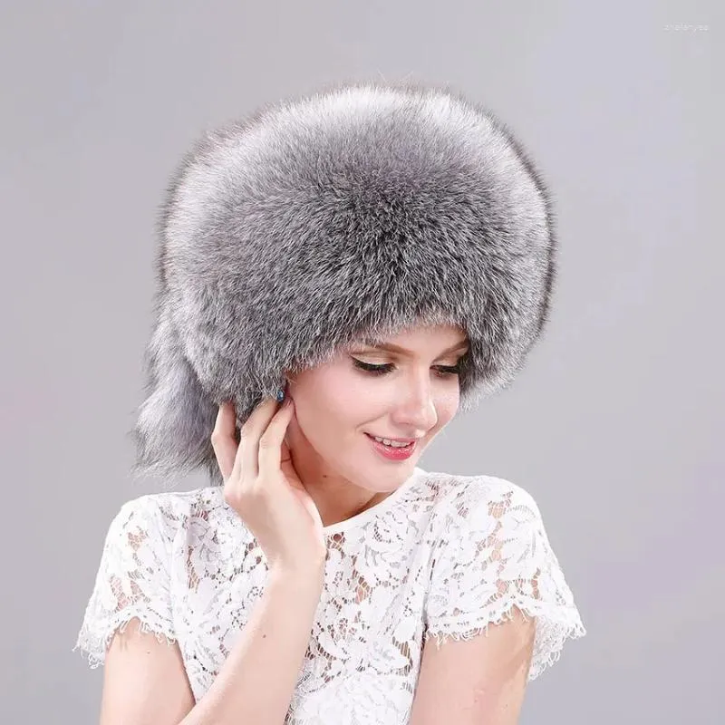 ベレット冬の毛皮の女性帽子尾の本物の豪華なアライグマビーニー温かい耳を保護するユニセックス爆撃機卸売ボンネット