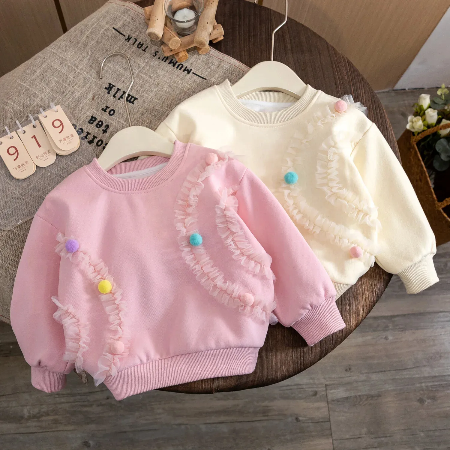 Kanten sweatshirt voor babymeisjes Kinderen Losse hoodies Dikker katoenen trui 2023 Lente Herfst 1 tot 6 jaar Kinderkleding Koreaanse stijl 240103