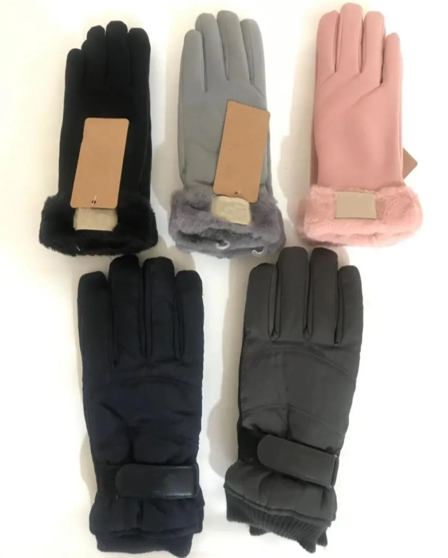 Gants d'imitation d'hiver personnalisés de qualité supérieure pour hommes femmes avec belle boule de fourrure sport de plein air cuir chaud imperméable cinq doigts Mit7269030