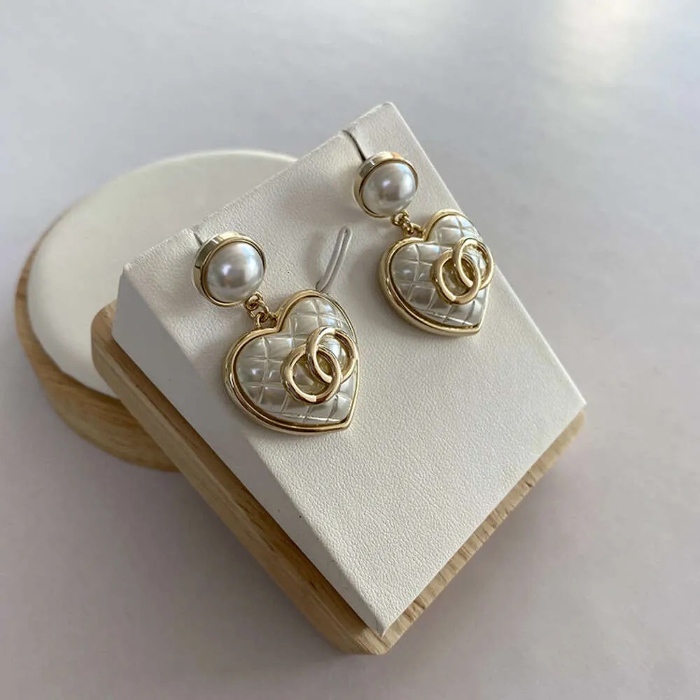 Brincos de moda de canal duplo com diamante pérola brincos pendurados de alta qualidade não desbota joias de casamento para mulheres brincos de pérola em forma de lágrima