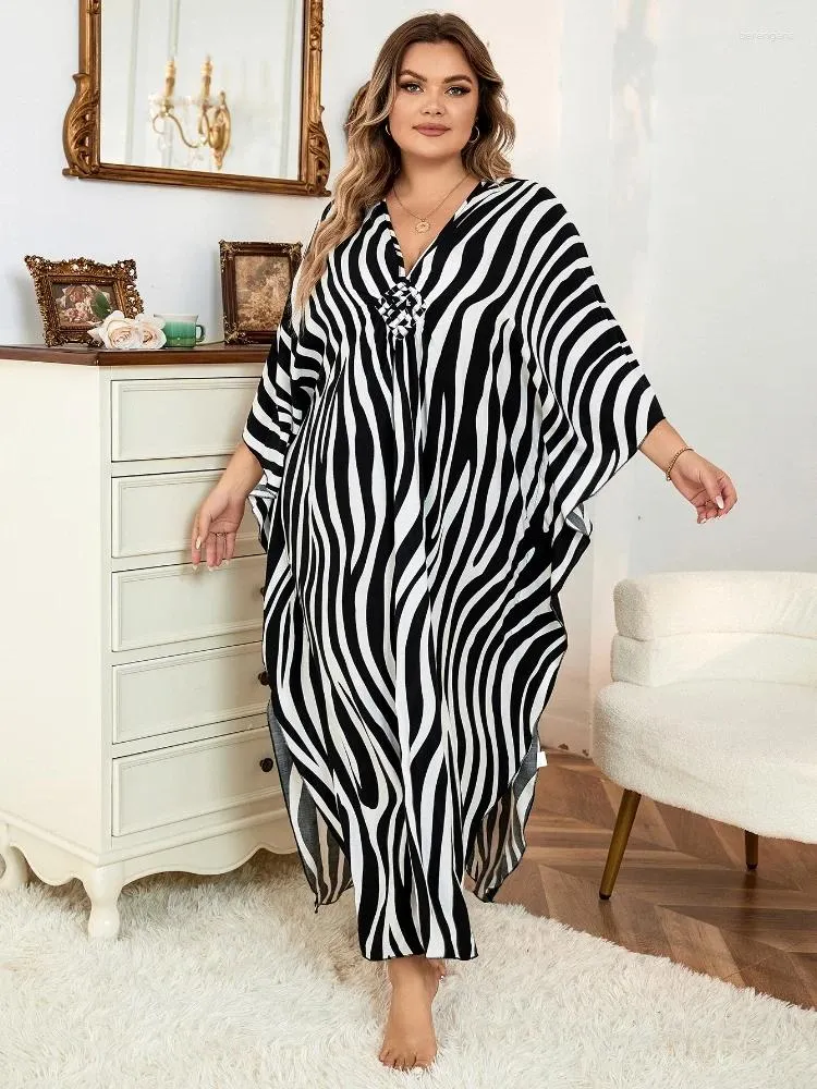 Damen-Badebekleidung EDOLYNSA Schwarzer V-Ausschnitt Zebrastreifen Böhmischer bedruckter Urlaubskaftan Damen Langer Badeanzug Cover Up Strandkleid Q1297