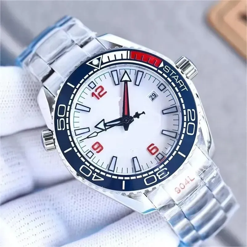 U1 Top AAA Automatisk mekanisk herrdesigner Watches Men Sea Master Self-Wind Watch SwissMade Water Resistant rostfritt stål Material 42mm armbandsurrörelse 30