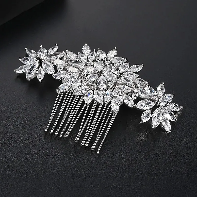 SLBRIDAL Luxury Trendy Prong Seting Cubic Zirconia Bridal Hair Comb Wedding Headpieces Women Girls Jewel Hårtillbehör 240103