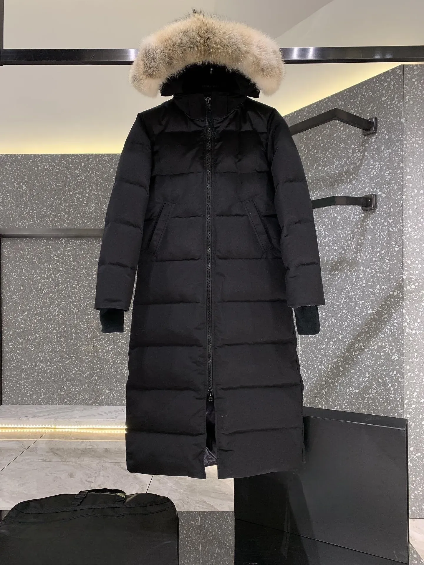 Black jacket women jackets for women down jacket Fashion Brand Long Coat Large Pocket Fur Collar Thermal Top Female Large Windproof Coats thick warm women jackets Z6
