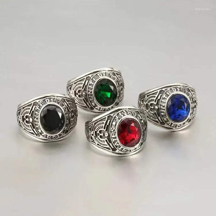 Bagues de cluster IQPC Rouge Vert Bleu Noir Pierre précieuse Bague pour hommes Personnalité Mode Pierre colorée en acier inoxydable Bijoux à la main Halloween