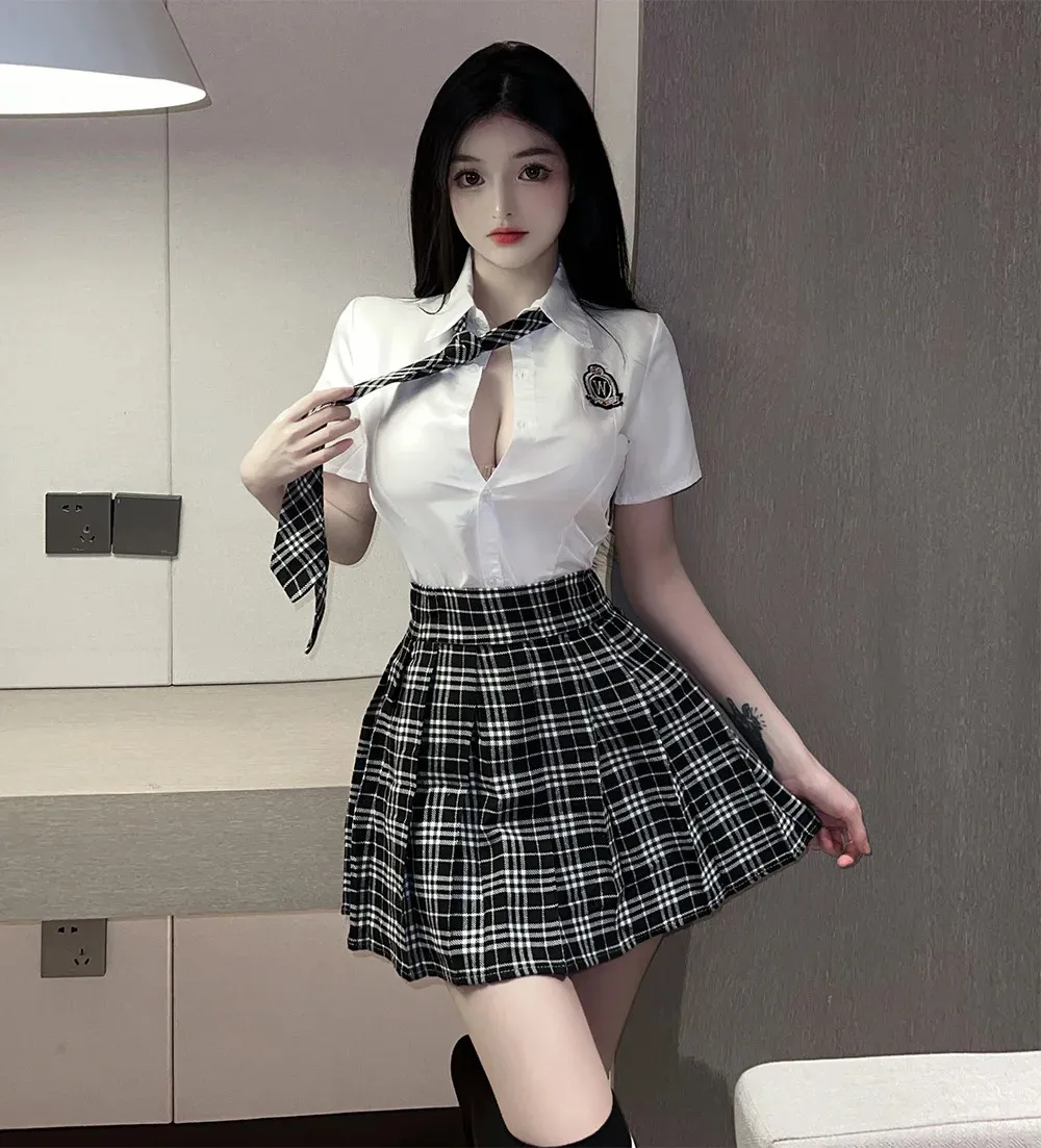 Schoolgirl skirt game clearance start