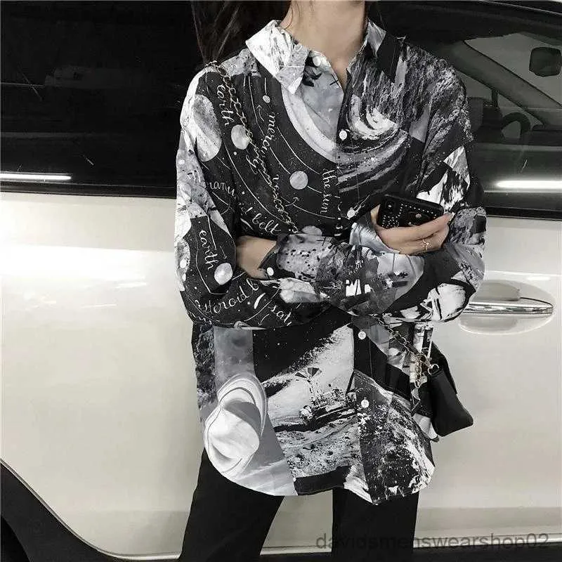 Mäns avslappnade skjortor Spring Summer Punk Shirts Unisex Långärmad blommig skjorta Män retro Hong Kong Style Beach Loose Sunscreen Blouse Jacket