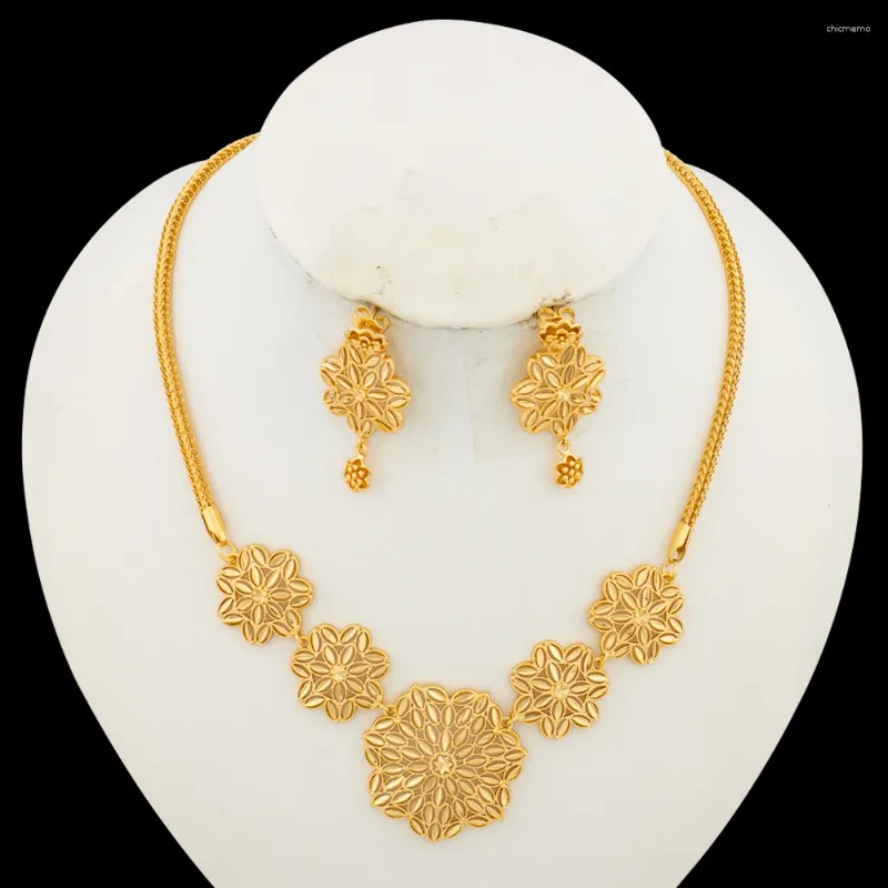 Halskette-Ohrringe-Set, italienischer goldfarbener Schmuck für Frauen, böhmisches Blumendesign und Party-Verlobungsschmuck, Geschenke