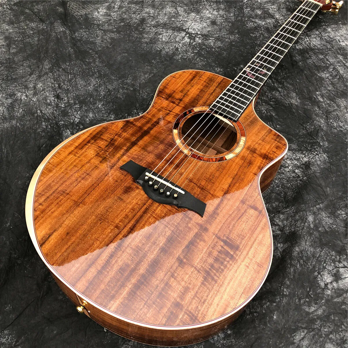 LeChant Cutaway 41" Guitare acoustique en bois de koa massif avec étui souple