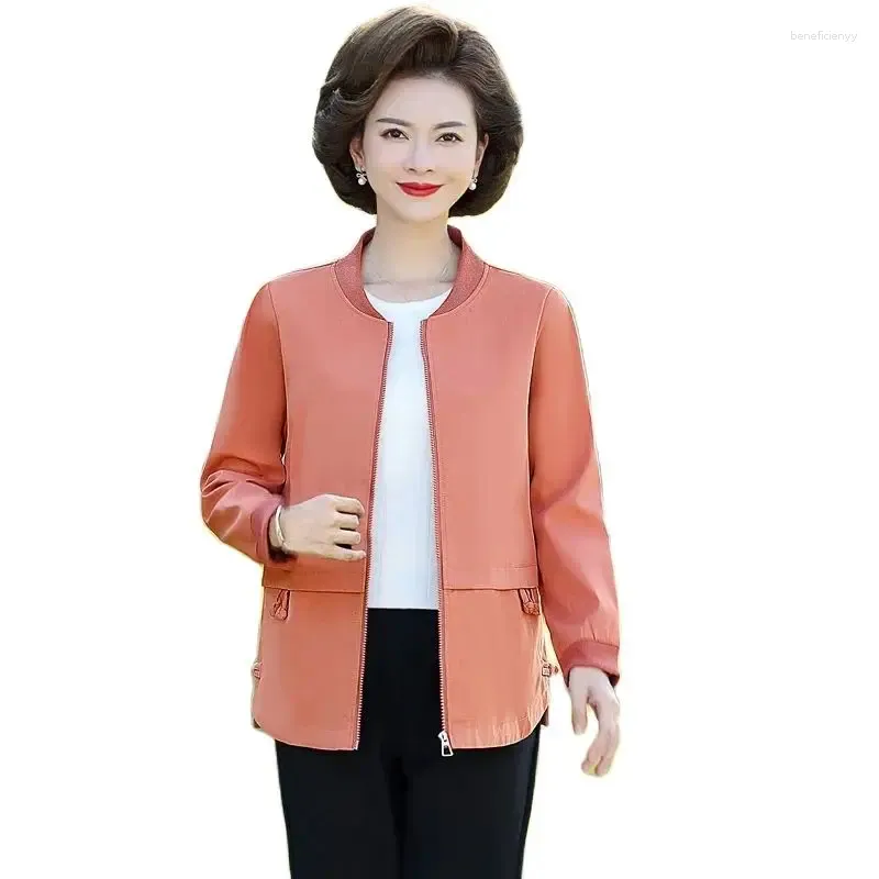 Vestes pour femmes d'âge moyen printemps et automne manteau court style étranger grande taille vêtements d'extérieur décontractés pour personnes âgées