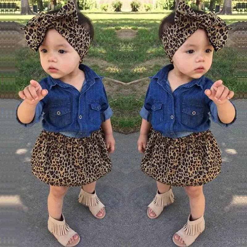 Set Ins leopardo Abiti per bambina vestito per bambina 3 pezzi / set camicia in denim + gonna + fascia per capelli Set per bambini ragazze Abiti eleganti per bambini vestiti firmati