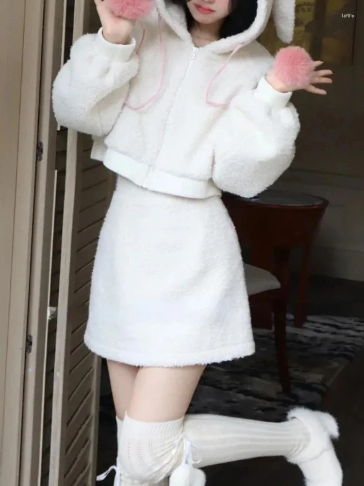 Robes de travail japonais Kawaii Lolita 2 pièces ensemble femmes laine douce élégante Y2k costume chaud femme manteau à capuche mignon mini jupe hiver 2024