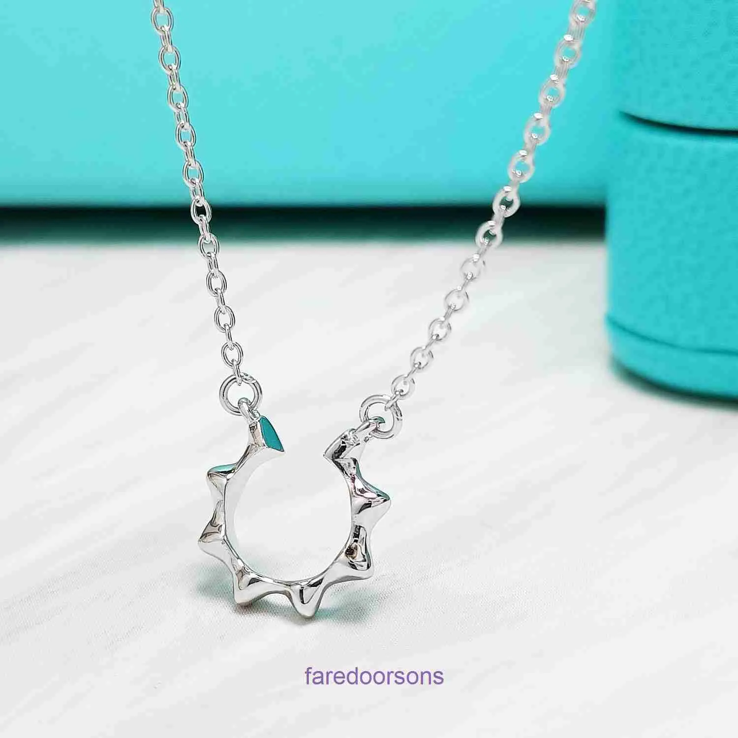Tifannissm necklace chain heart necklaces jewelry pendants Home Sterling Silver S925 Geometric Edge Pendant Simple and Versatile Have Original Box