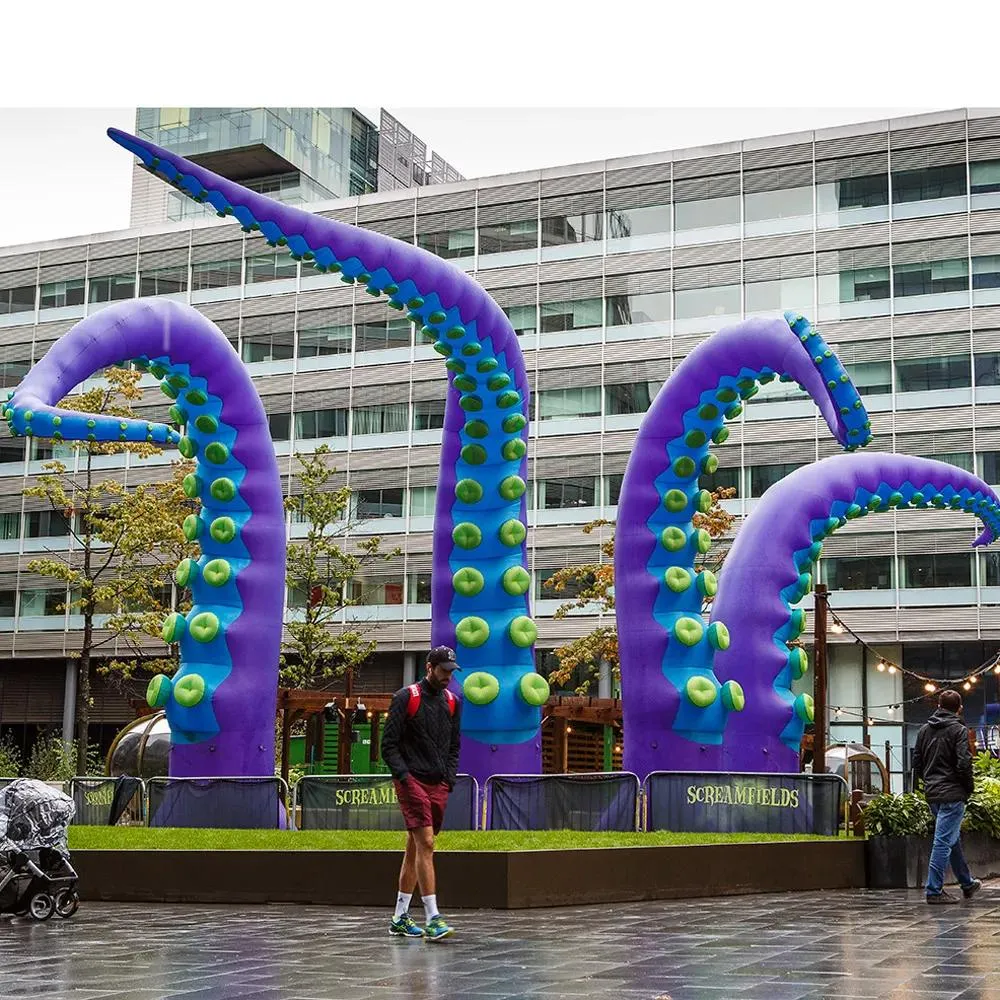 Svängar 6 m (20ft) H jätte uppblåsbara bläckfisk tentakler med överkomliga prisuppblåsbara bläckfiskar för Halloween -dekoration