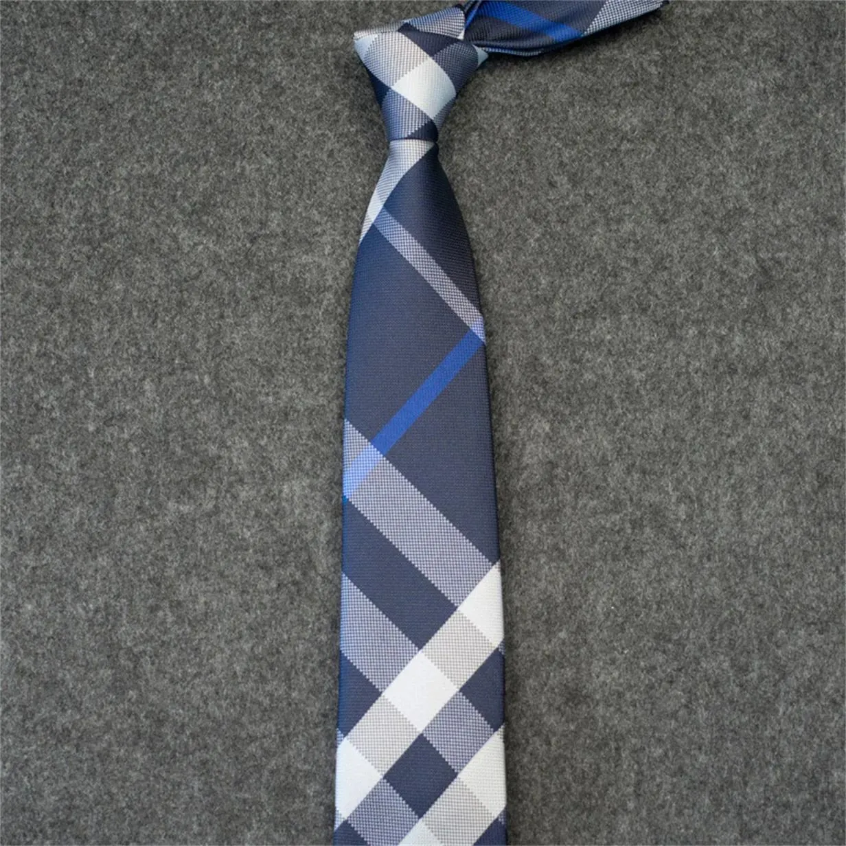 Krawatowe krawaty 2023 NOWOŚĆ MĘŻCZYZNII MASY Moda Silk Tie