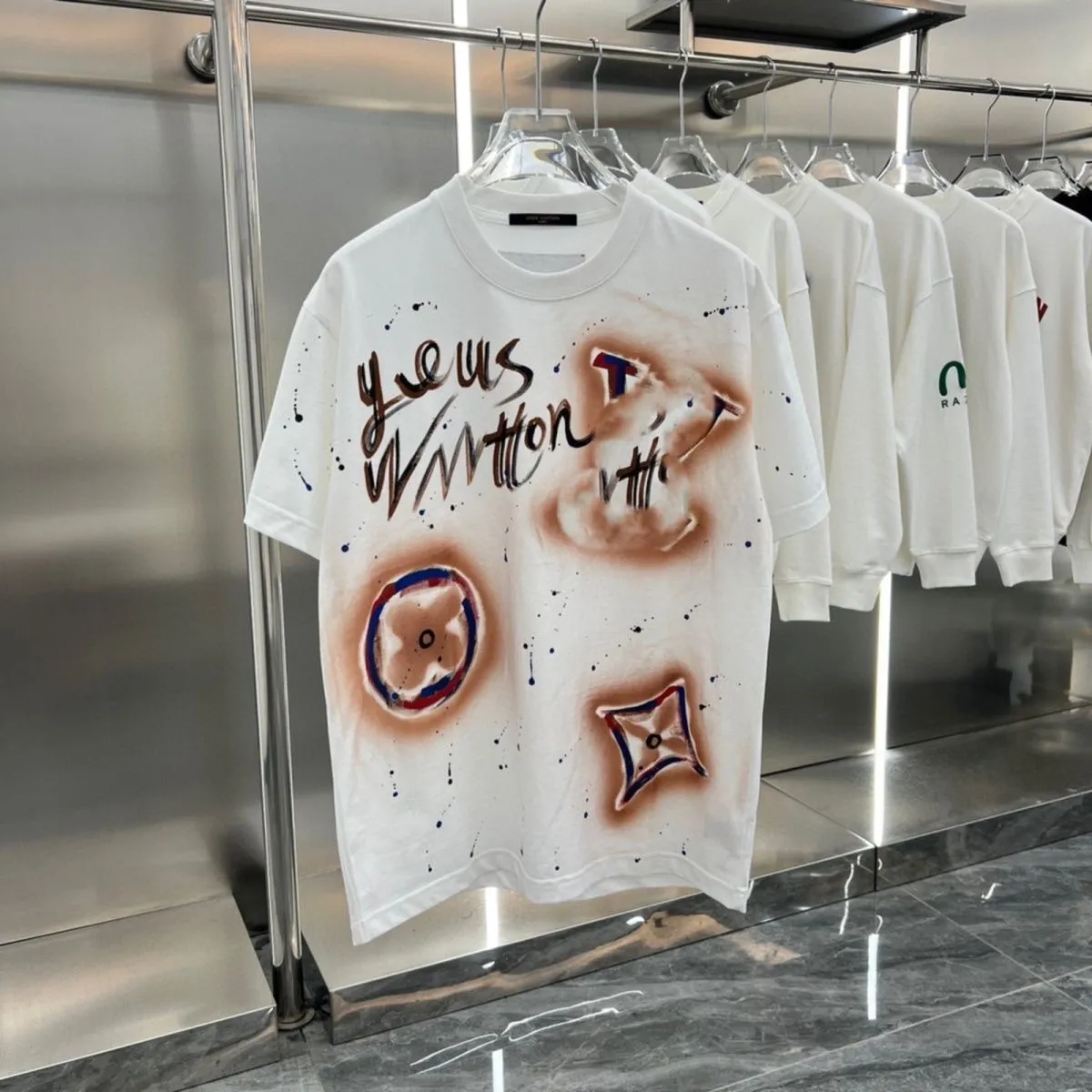 Męski projektant T-koszulka Modna T-shirt Bawełny Casual Tees krótki rękaw Hip Hop Streetwear Luksusowe koszule Ogółem rozmiar S-XL