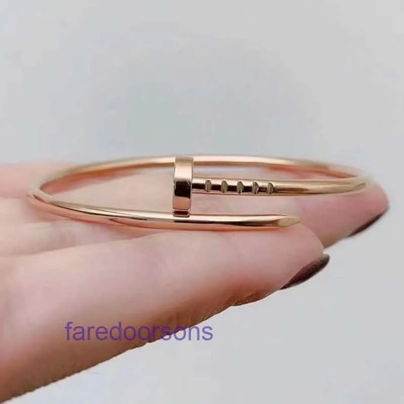 Luksusowe Carter Bracelets Store internetowe po kuponie Cena 99 NOWOŚĆ szerokości 5 mm Rose Gold wąska wąska bransoletka paznokci ma oryginalne pudełko Pyj